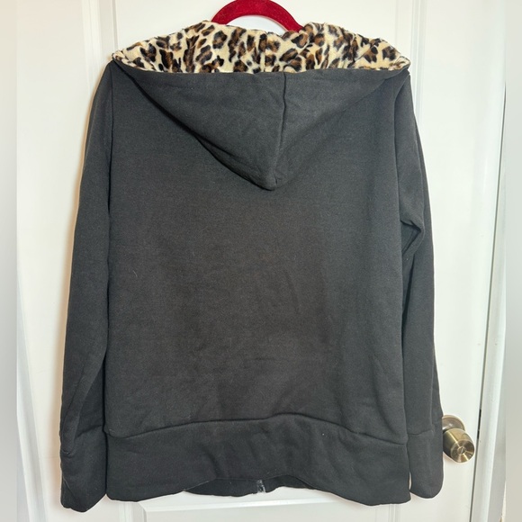 Leopard Lined Black Women's hoodie jacket, size large - Picture 3 of 5